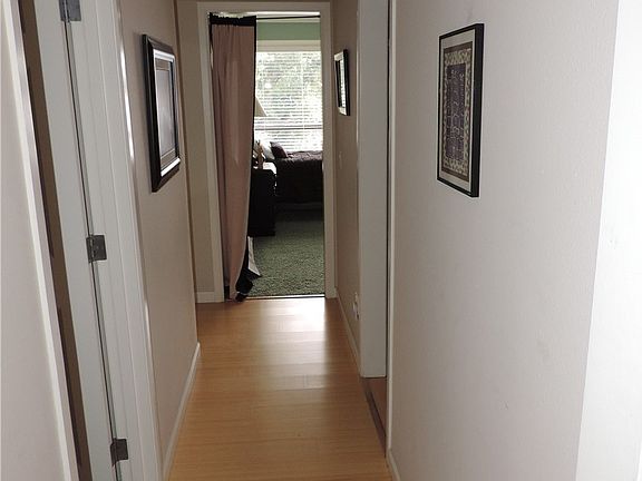 3rd image of 9201 NE Juanita Dr APT 301