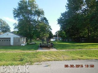 309 E 7th St, Gridley, IL 61744