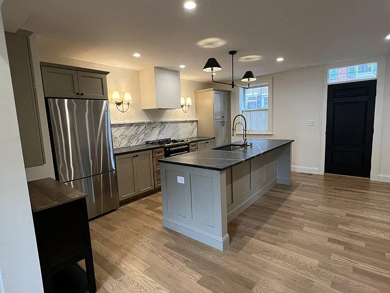126 S Darlington St — Photo 2