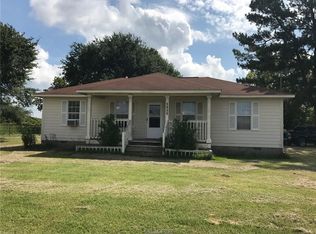 2103 S San Gabriel St, Hearne, TX 77859