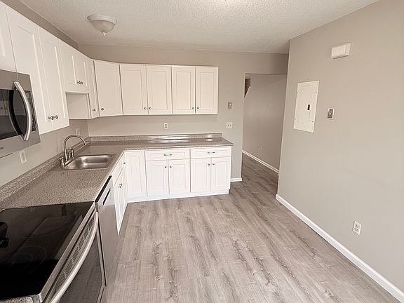 5th image of 497 Scott Rd APT 11