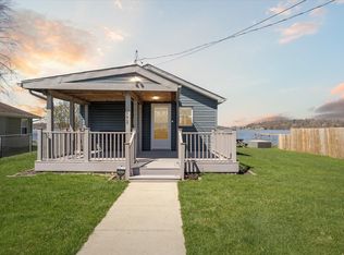 1592 Ambs Shore Dr, Jackson, MI 49201