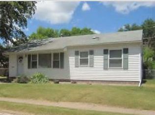 3203 15th Ave, Moline, IL 61265