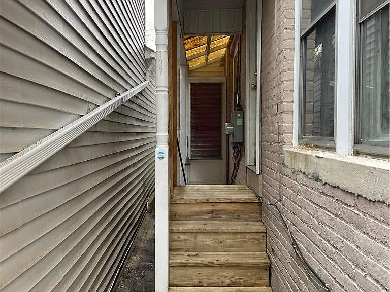137 S 17th St — Photo 2