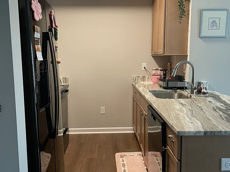 647 Pointe Dr — Photo 8