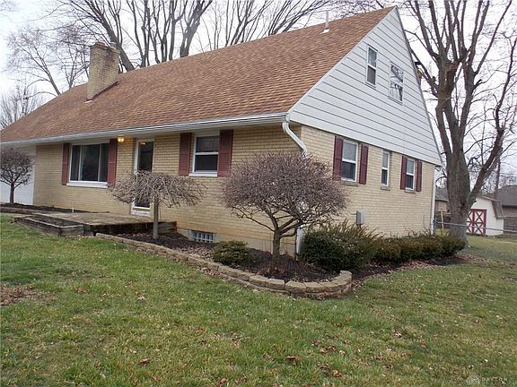 2nd image of 121 Hilltop Dr