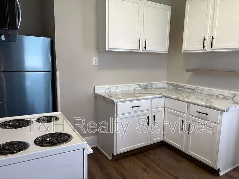 3130 N Park Ave — Photo 10