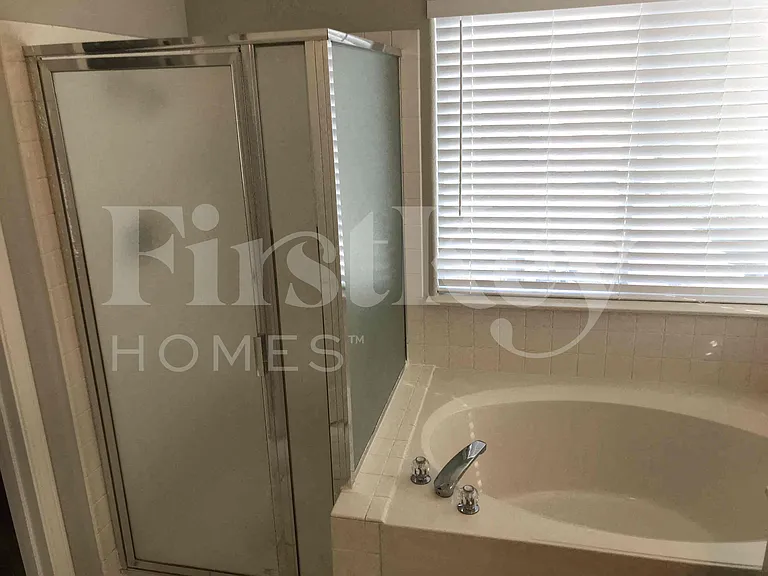 8041 Hilliard Ave — Photo 18