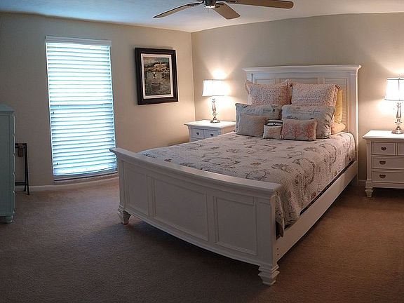Guest bedroom