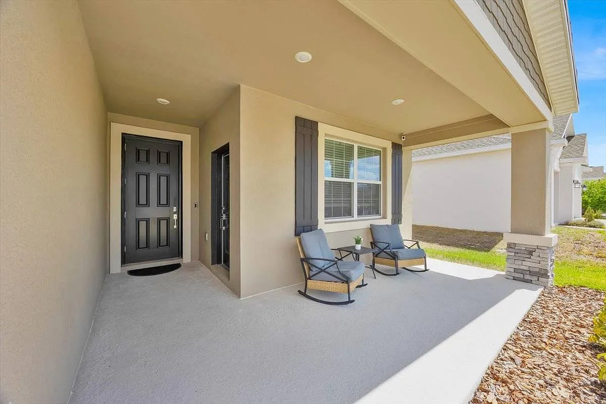 3 bed, 2.0 bath, 2080 sqft, $2,400 — Photo 4
