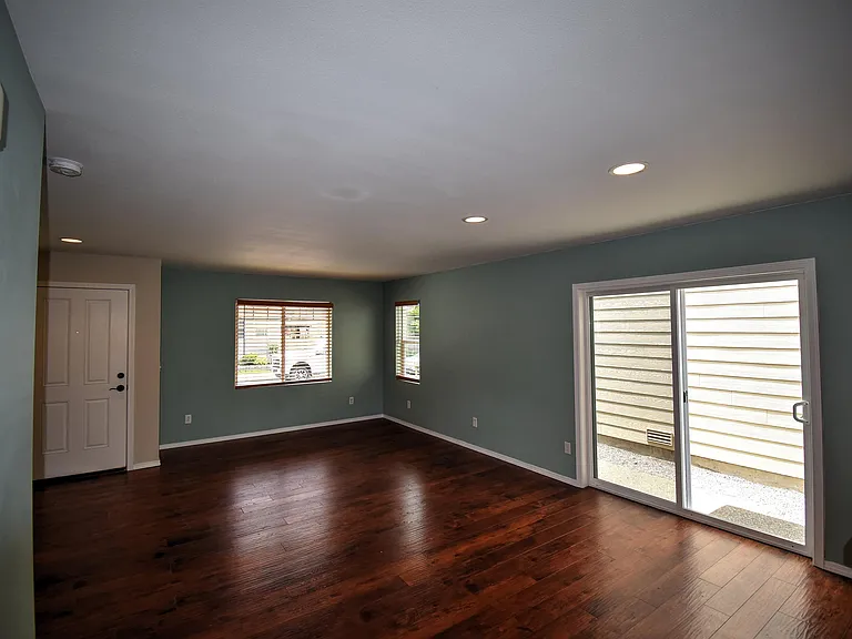 8724 Stockholm Ln NE — Photo 3