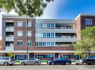 3021 W Armitage Ave #204, Chicago, IL 60614