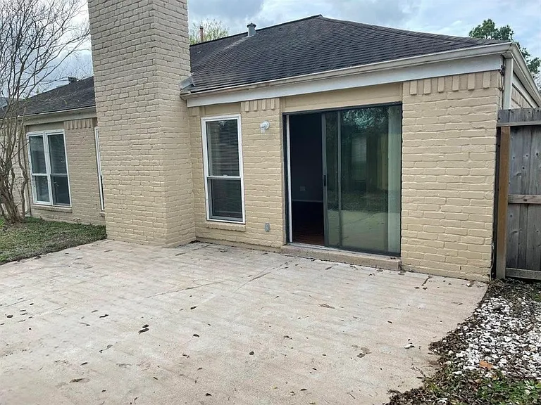 15411 Linkshire Dr — Photo 16