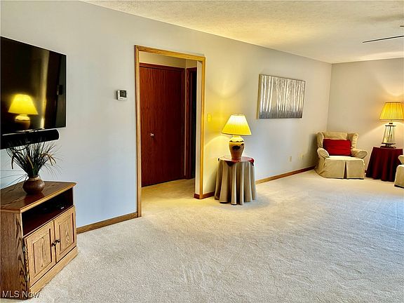 4th image of 247 Park Place Dr