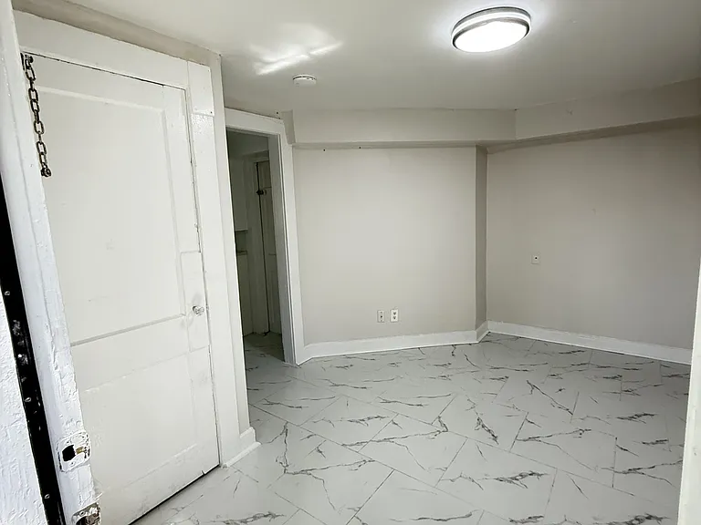 7904 Saint Charles Ave — Photo 11