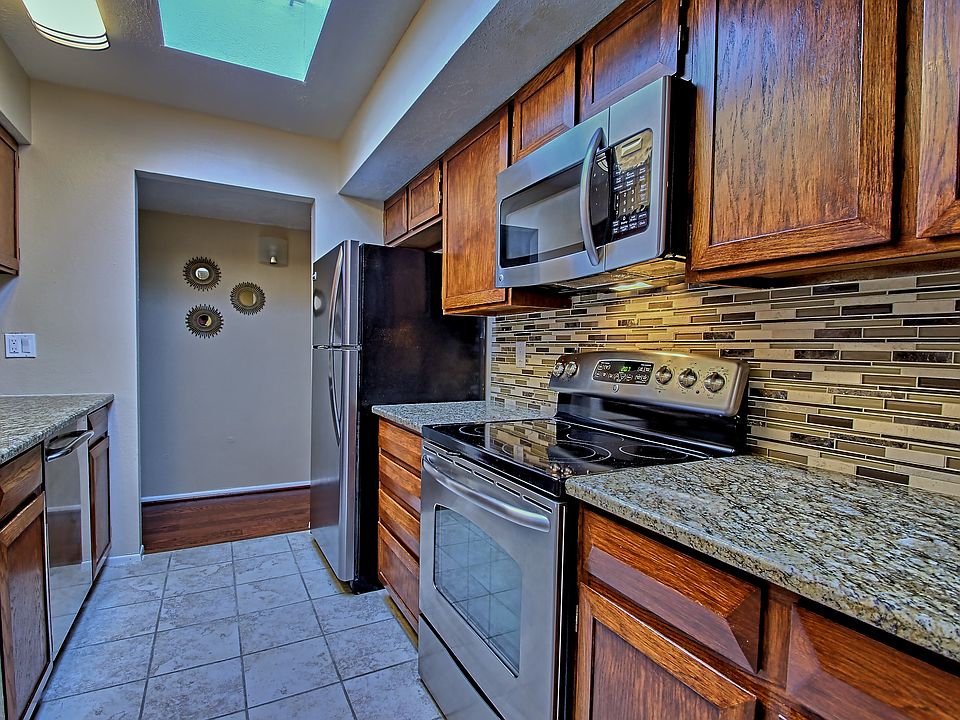1st image of 23 Calle Playa Del Sol NE