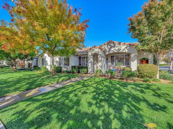 1375 Cypress Ct, Gilroy, CA 95020