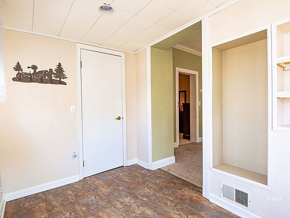 3rd image of 237 N 5th Ave