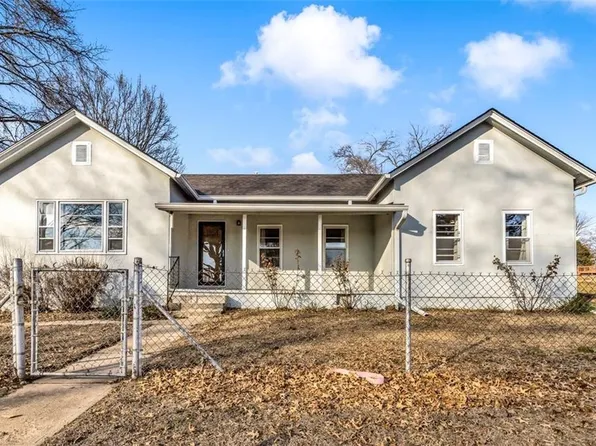 56 Logan St, Leavenworth, KS 66048