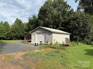 637 Ridge Rd, Marion, NC 28752