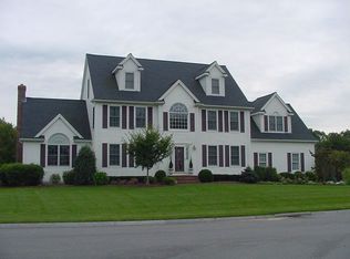 3 Whites Farm Ln, Foxboro, MA 02035
