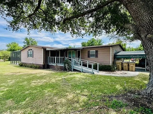 3 bed, 2.0 bath, 1920 sqft, $2,400 — Photo 1