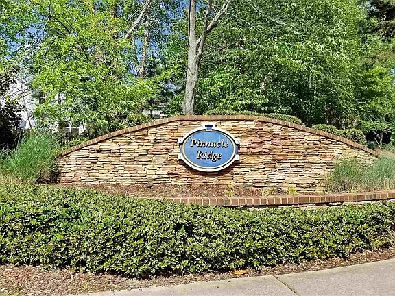 3rd image of 175 Ashewicke Dr