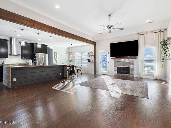 4th image of 1115 Broadwing Cir S