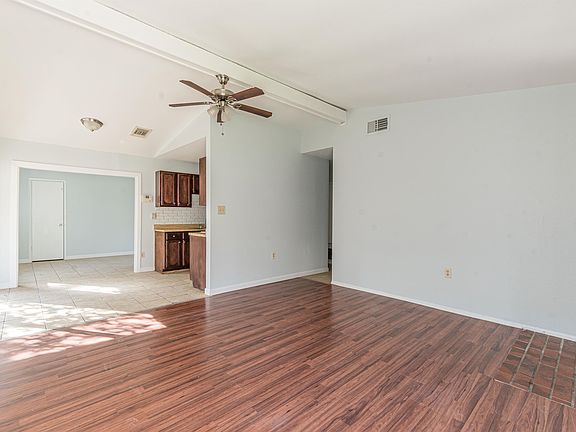 4th image of 16407 Spruce Leaf St
