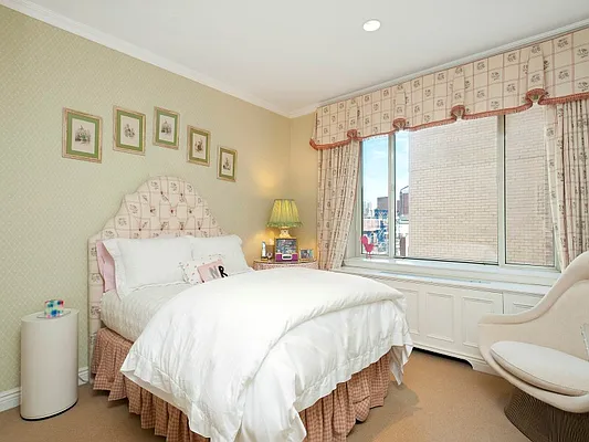 Sold by Sotheby's International Realty | media 26