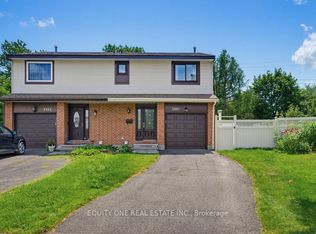 3380 Uplands Dr, Ottawa, ON K1V0E3