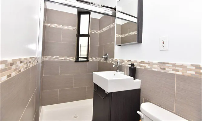 Rented by Bohemia Realty Group | media 32