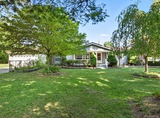 4996 Lakeshore Rd, Lexington, MI 48450