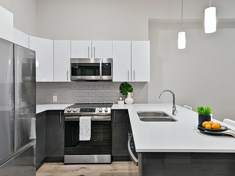 425 Ballantrae Dr — Photo 35