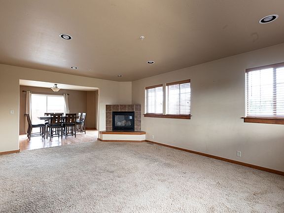 5th image of 147 Dogwood Dr