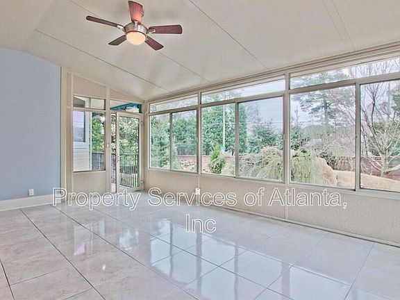 4th image of 3296 Millwood Trl SE