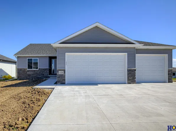 1128 Asher Ave, Hickman, NE 68372