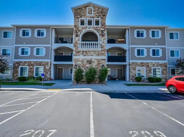 211 W Ridge Rd, Saratoga Springs, UT 84045