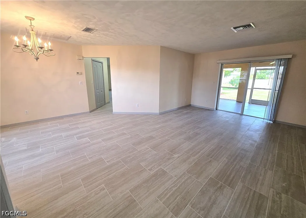 4 bed, 2.0 bath, 1859 sqft, $2,500 — Photo 4