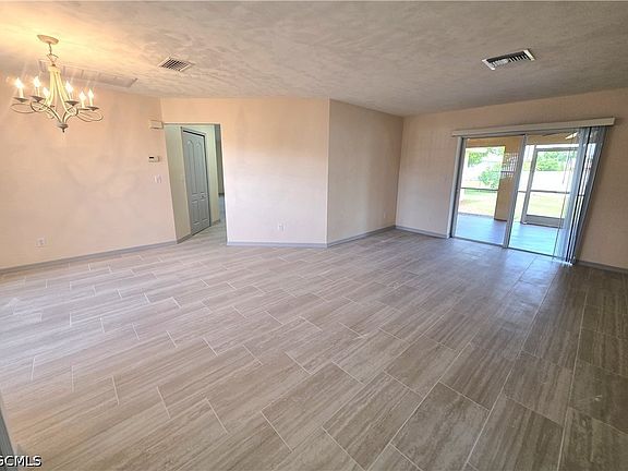 4th image of 4614 SW 9th Pl