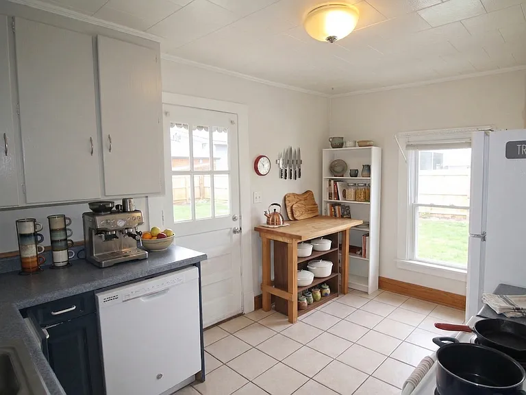 207 Oak Ave — Photo 4