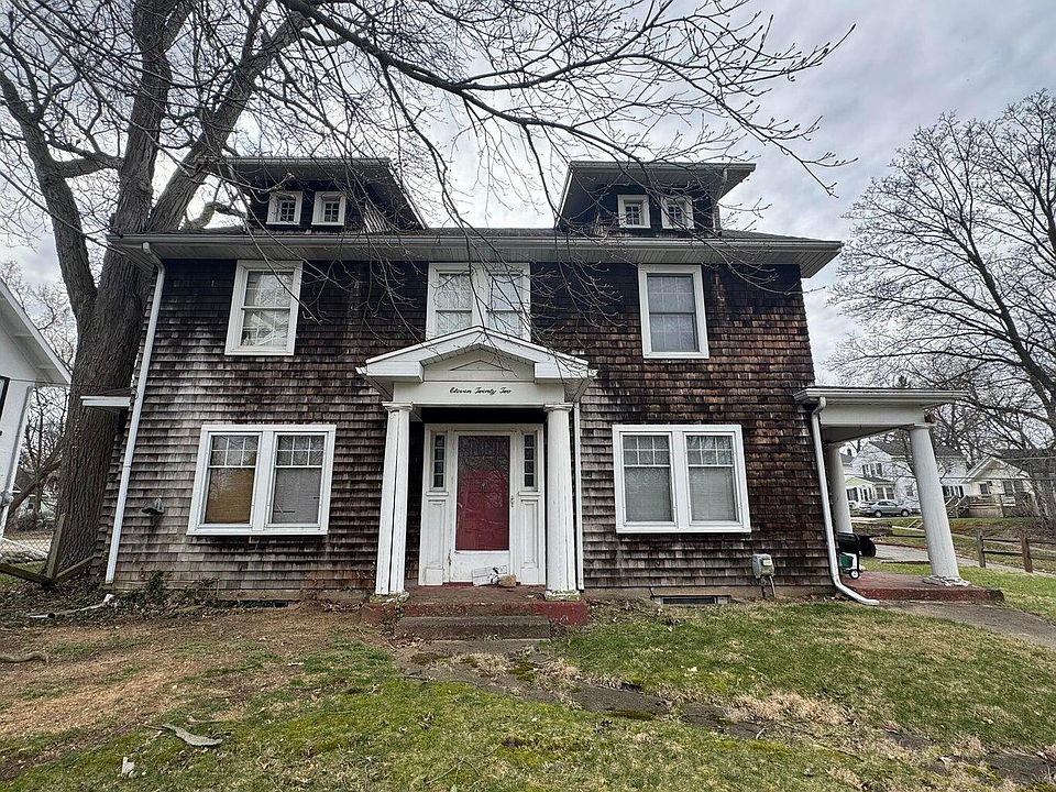 1st image of 1122 4th St