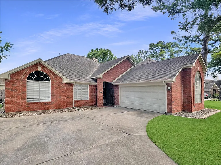 12414 Logan Mill Dr — Photo 2