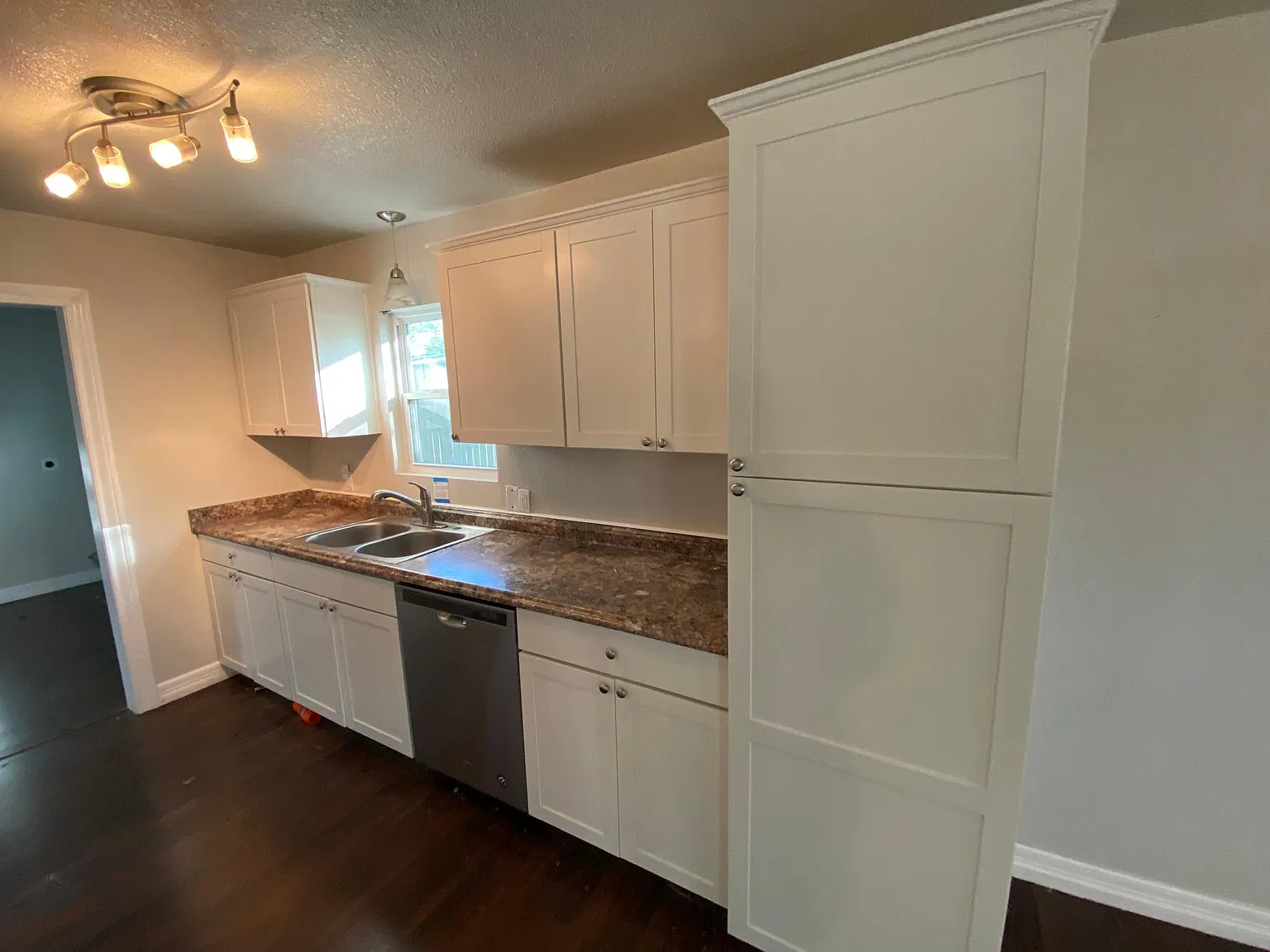 3 bed, 1200 sqft, $1,625 — Photo 4
