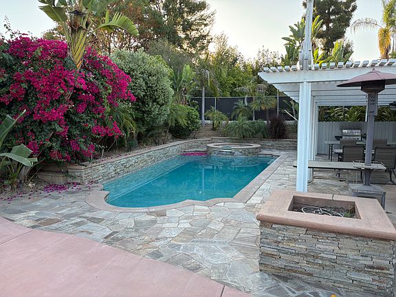 4th image of 1324 Manzanita Dr