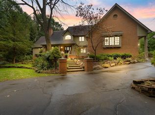 196 Jacole Dr, Milford, MI 48380