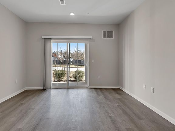 5th image of 62 Wildflower Ln