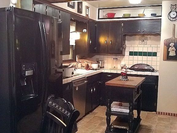 Large eat-in kitchen
