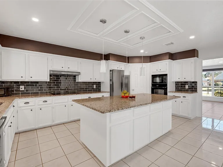 4422 Warwick Dr — Photo 13