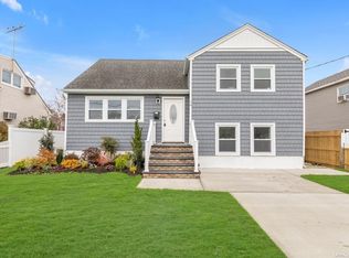 79 Layton St, Freeport, NY 11520